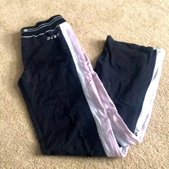 BCBGMaxAzria Stretchy Yoga Pants Black with Pink and Grey Stripes Size Large - Picture 1 of 4
